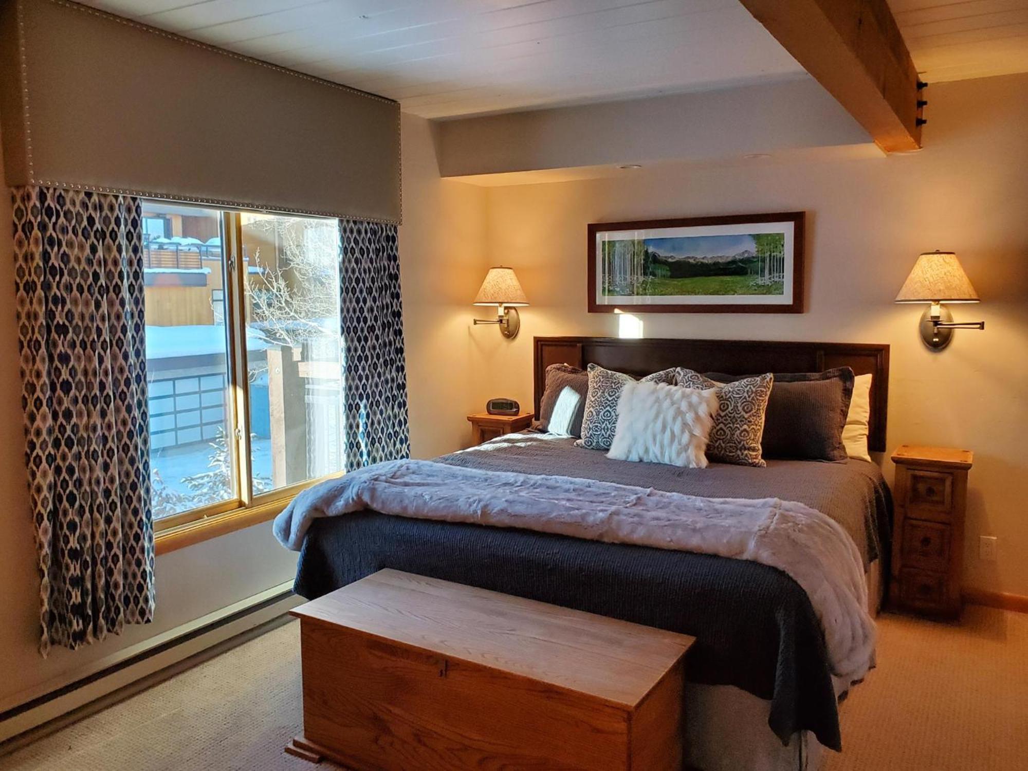 Lift One Condominiums - One, Two, Three Bedroom Units Adjacent To Downtown Aspen Room photo