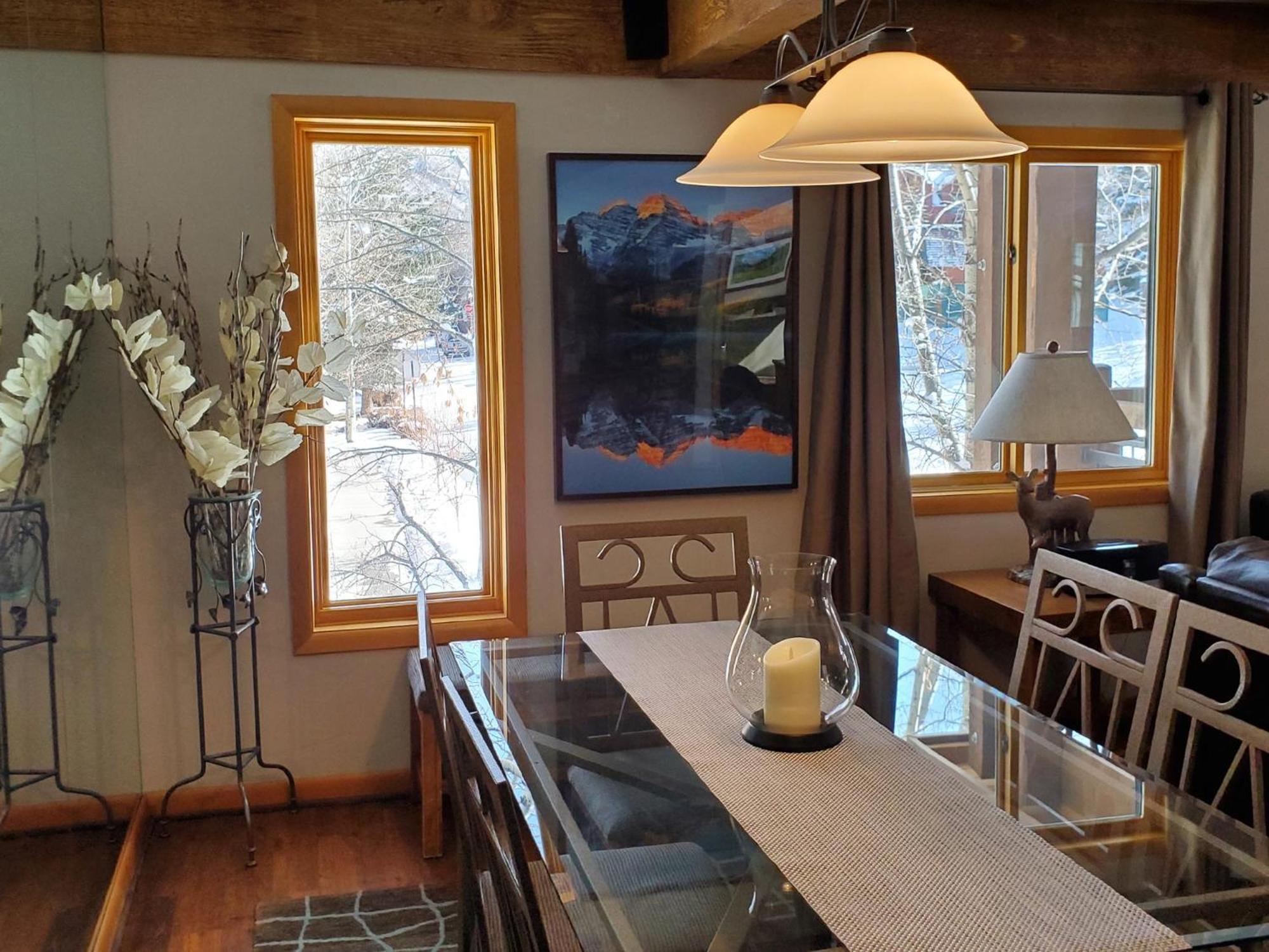 Lift One Condominiums - One, Two, Three Bedroom Units Adjacent To Downtown Aspen Room photo