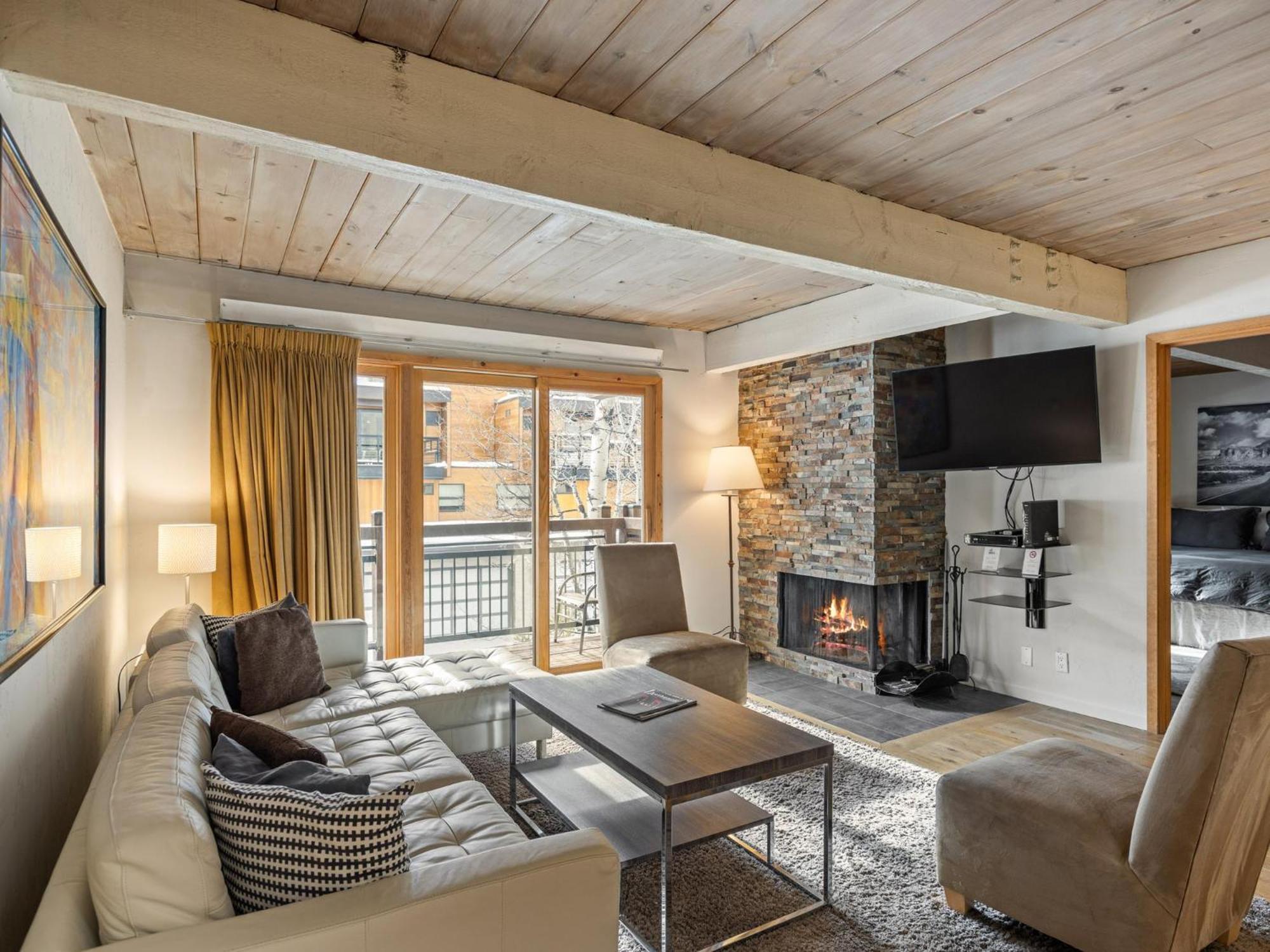 Lift One Condominiums - One, Two, Three Bedroom Units Adjacent To Downtown Aspen Room photo