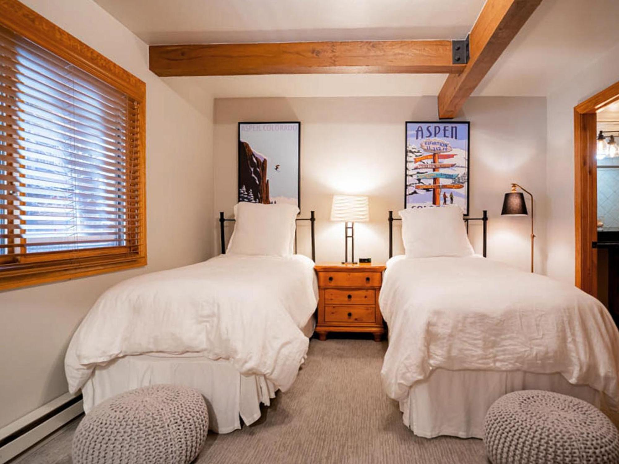 Lift One Condominiums - One, Two, Three Bedroom Units Adjacent To Downtown Aspen Room photo