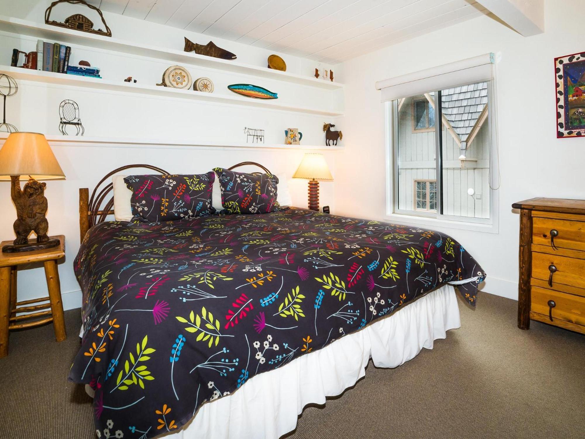 Lift One Condominiums - One, Two, Three Bedroom Units Adjacent To Downtown Aspen Room photo