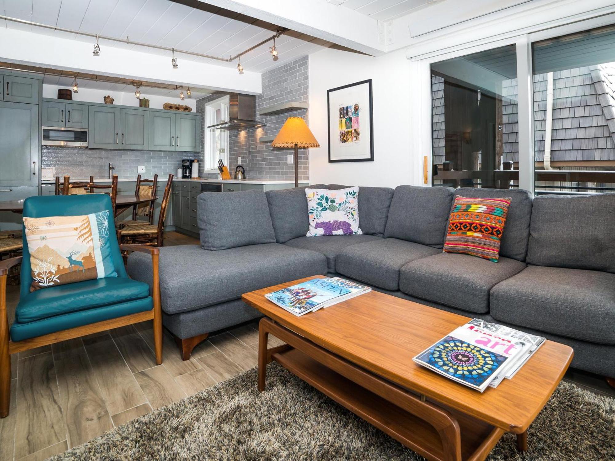 Lift One Condominiums - One, Two, Three Bedroom Units Adjacent To Downtown Aspen Room photo