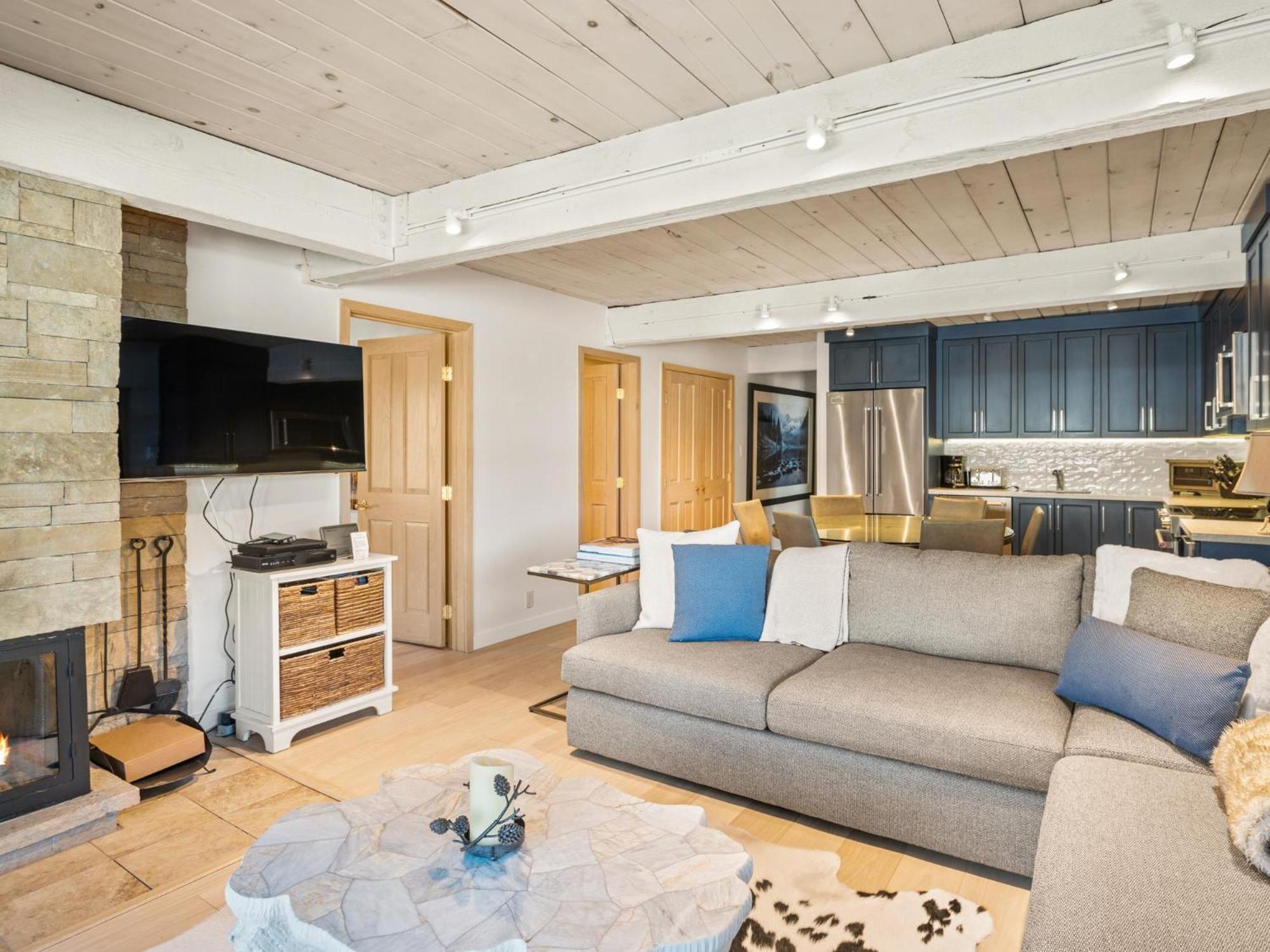 Lift One Condominiums - One, Two, Three Bedroom Units Adjacent To Downtown Aspen Room photo