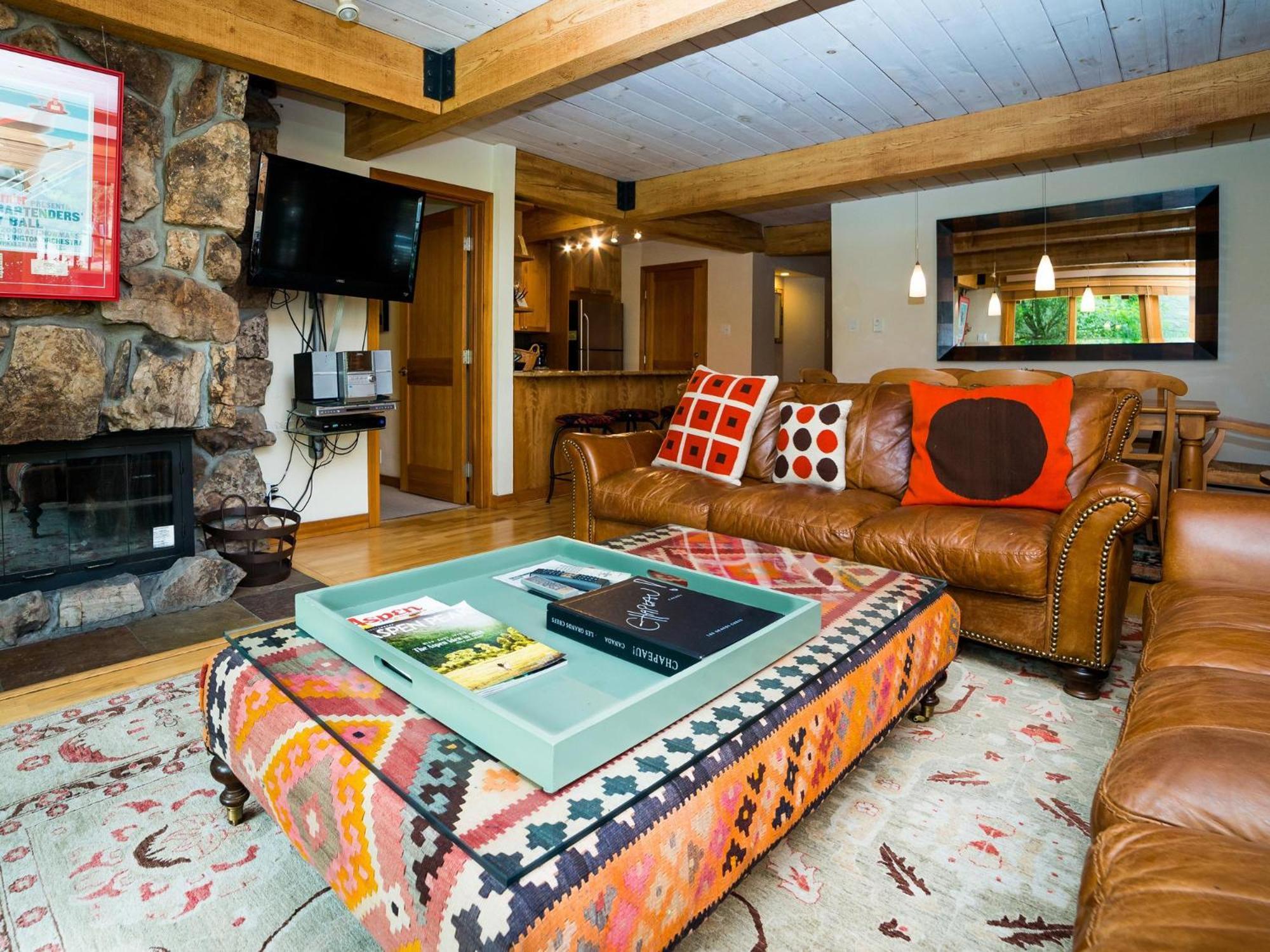 Lift One Condominiums - One, Two, Three Bedroom Units Adjacent To Downtown Aspen Room photo
