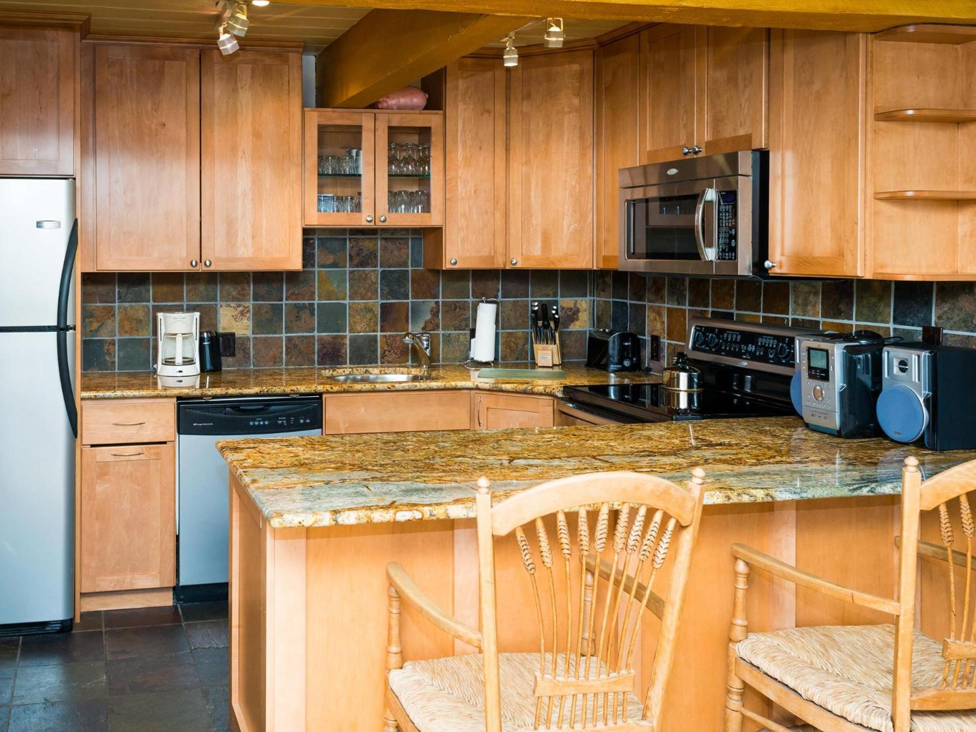 Lift One Condominiums - One, Two, Three Bedroom Units Adjacent To Downtown Aspen Room photo